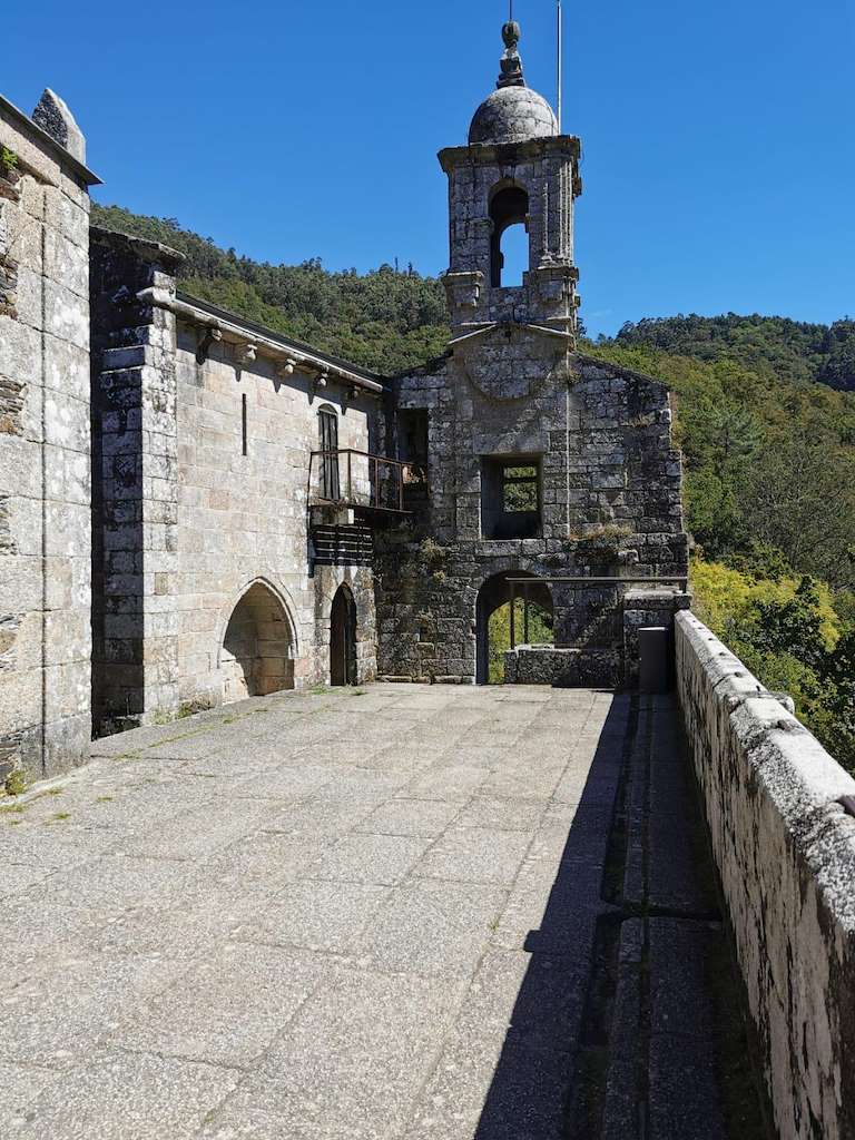 Monasterio de Caaveiro en A Capela
