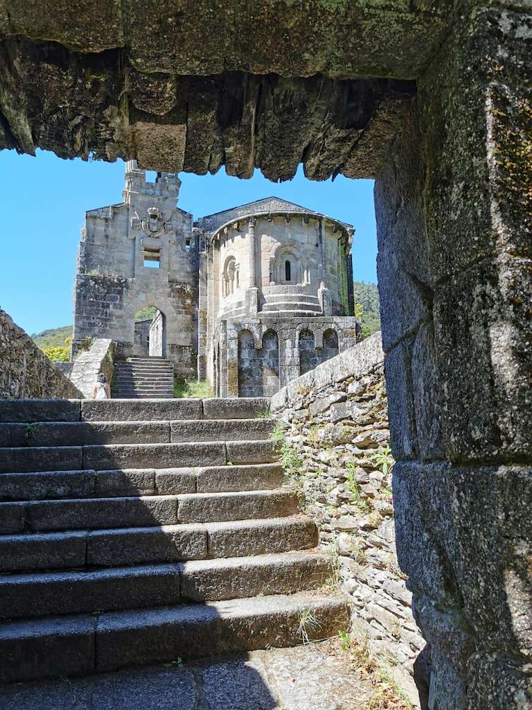 Monasterio de Caaveiro en A Capela