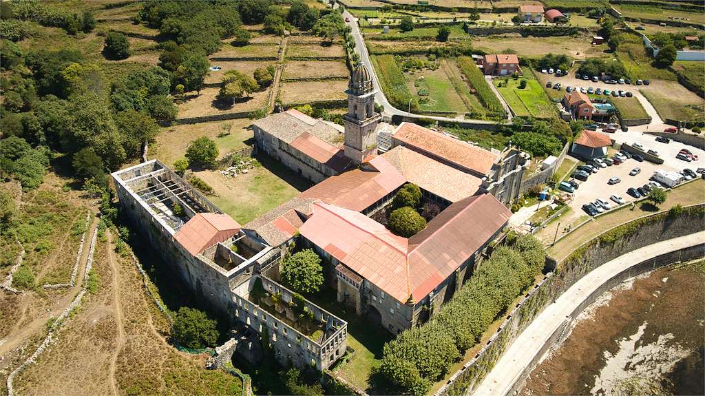 Monasterio de Oia