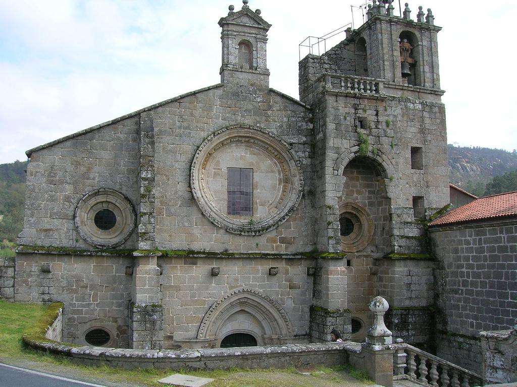Monasterio de San Clodio en Leiro