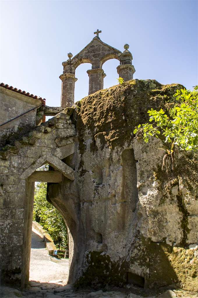 Monasterio de San Pedro de Rocas en Esgos