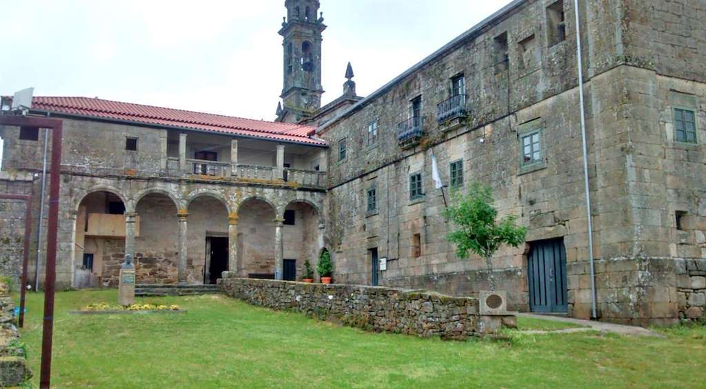 Monasterio de Santa María  en Xunqueira de Espadanedo