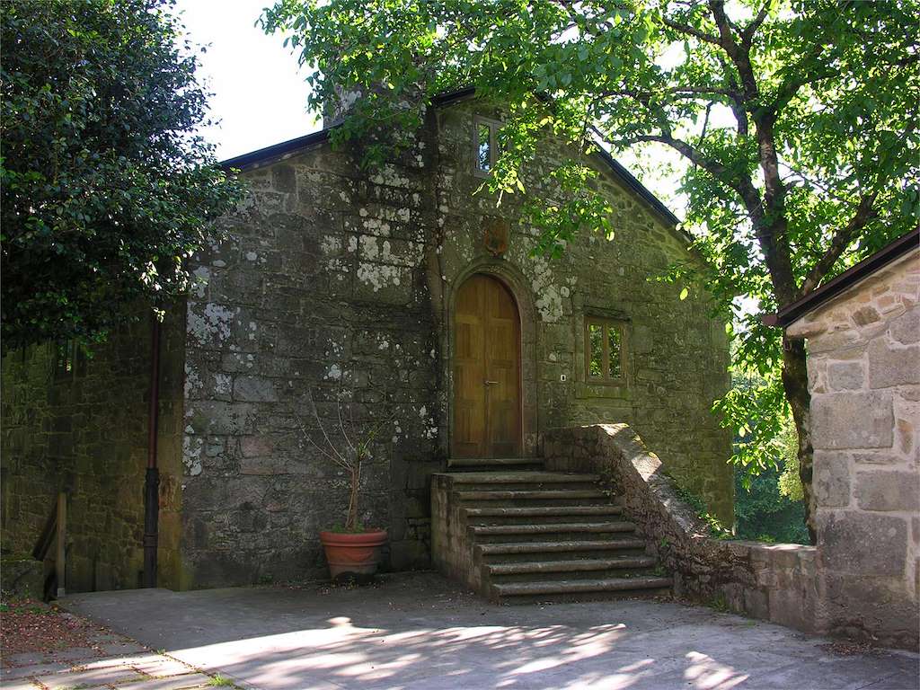 Monasterio de Toxosoutos en Lousame