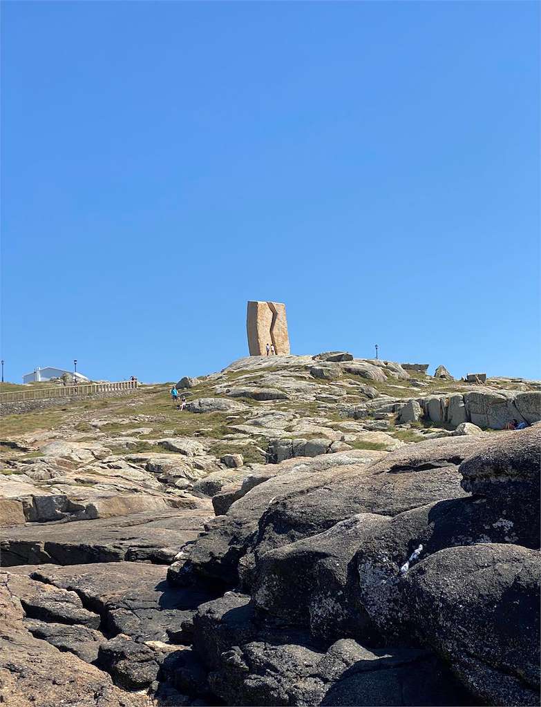 Monumento A Ferida en Muxía