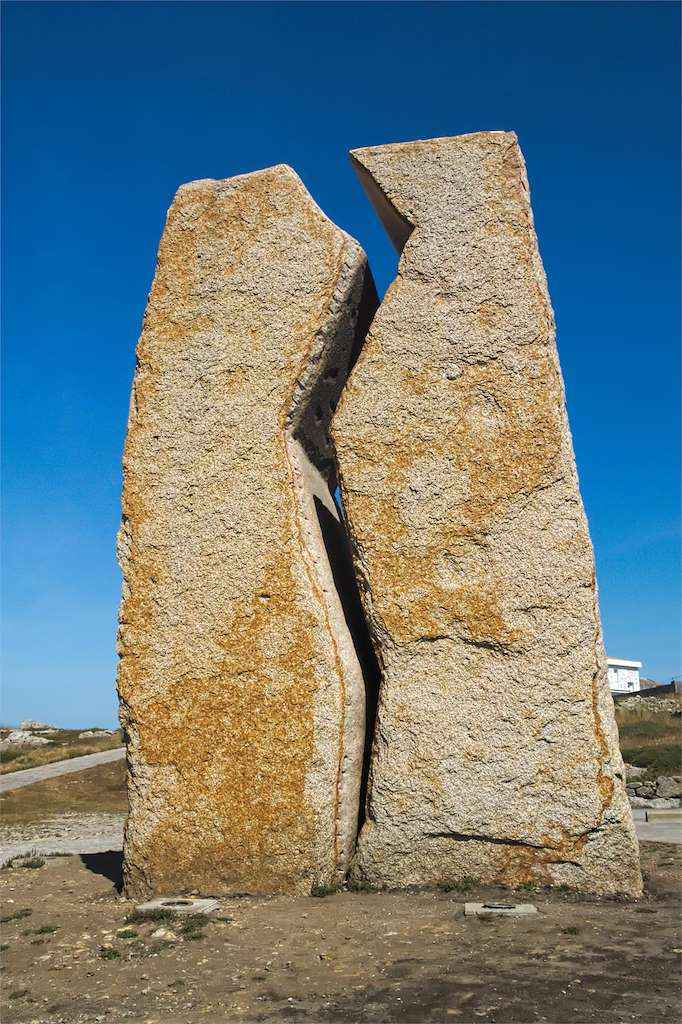 Monumento A Ferida en Muxía