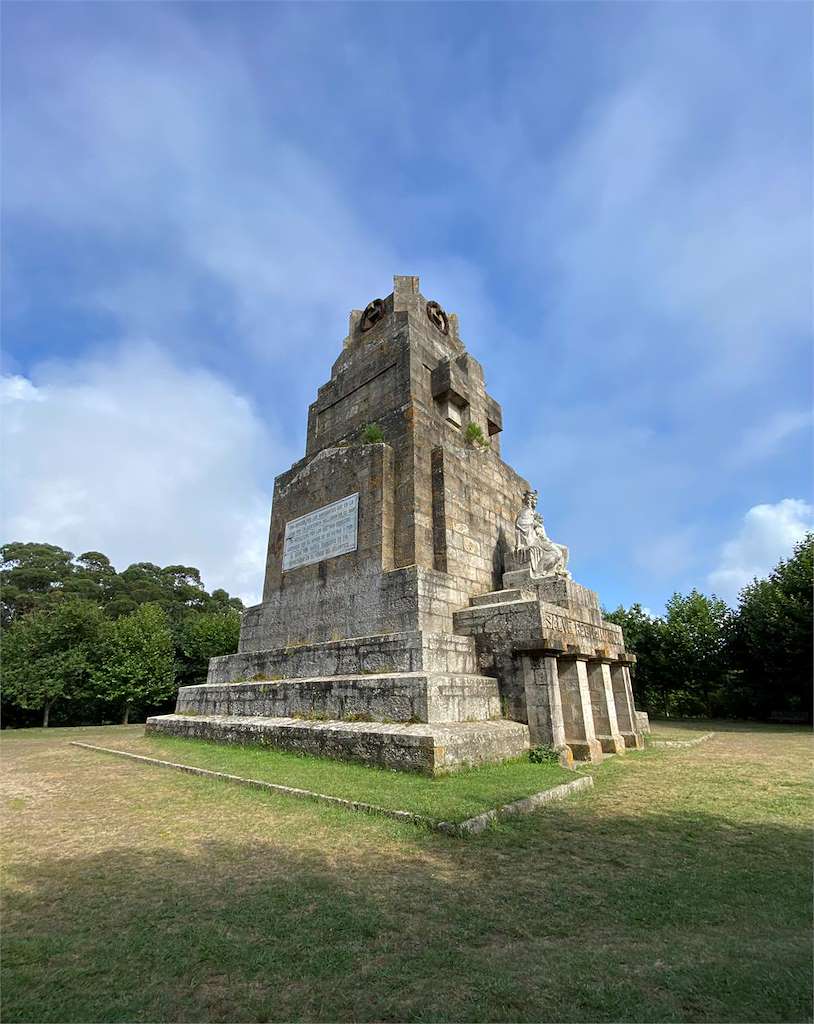 Monumento a la Marina Universal en Nigrán