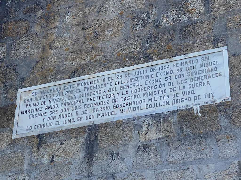 Monumento a la Marina Universal en Nigrán