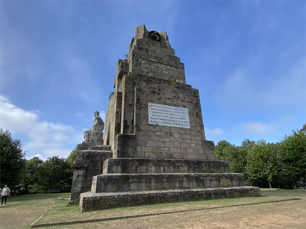 Monumento a la Marina Universal en Nigrán