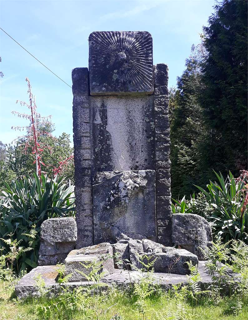 Monumento a los Mártires de Sobredo en Salceda de Caselas