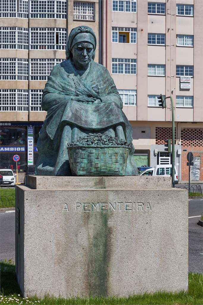 Monumento a Pementeira en Padrón