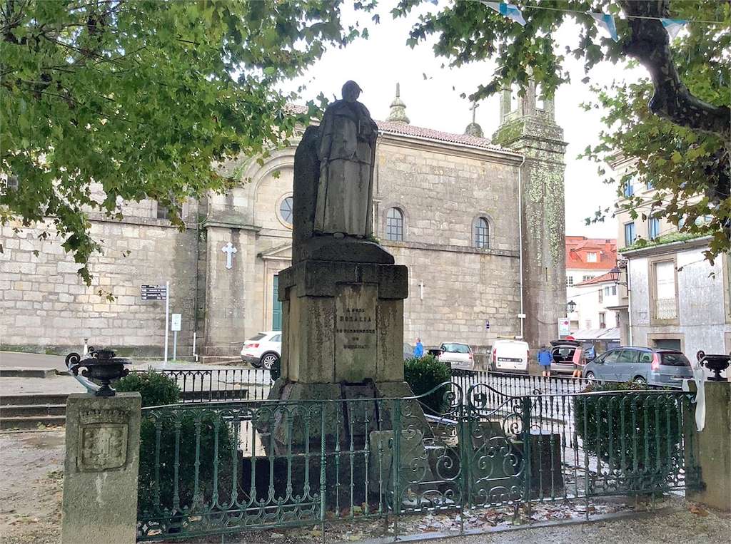 Monumento a Rosalía de Castro en Padrón