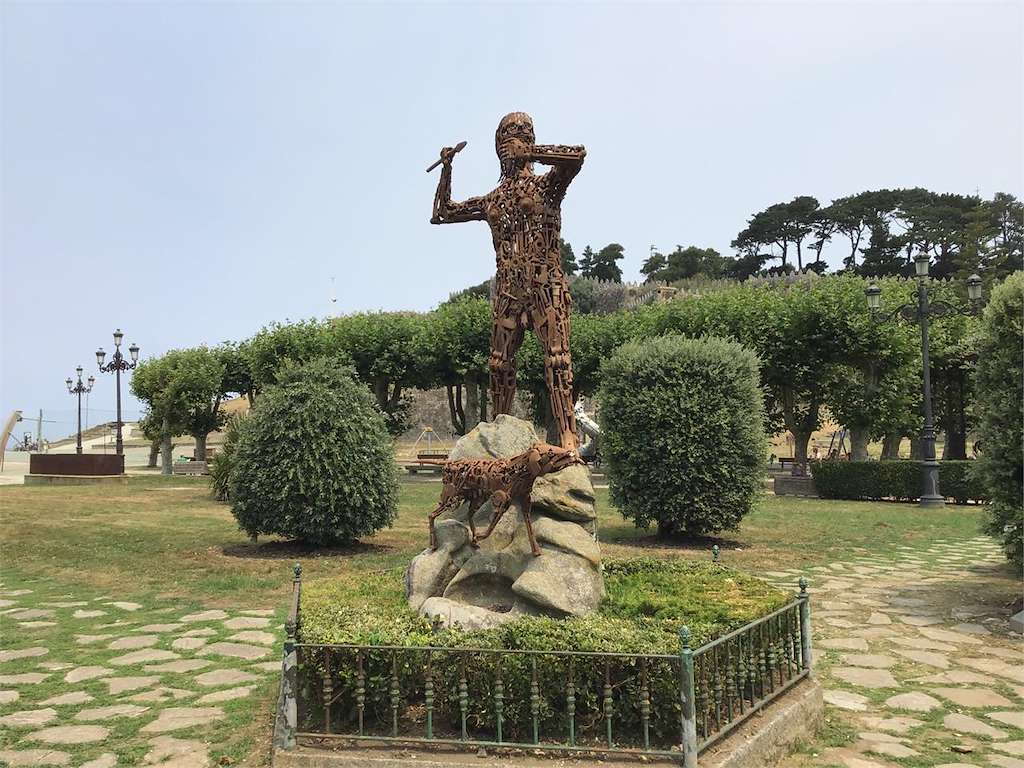 Monumento al Cazador en Baiona