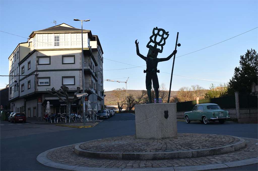Monumento ao Boteiro en Viana do Bolo
