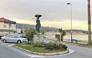 Monumento Homenaxe a Muller Traballadora
