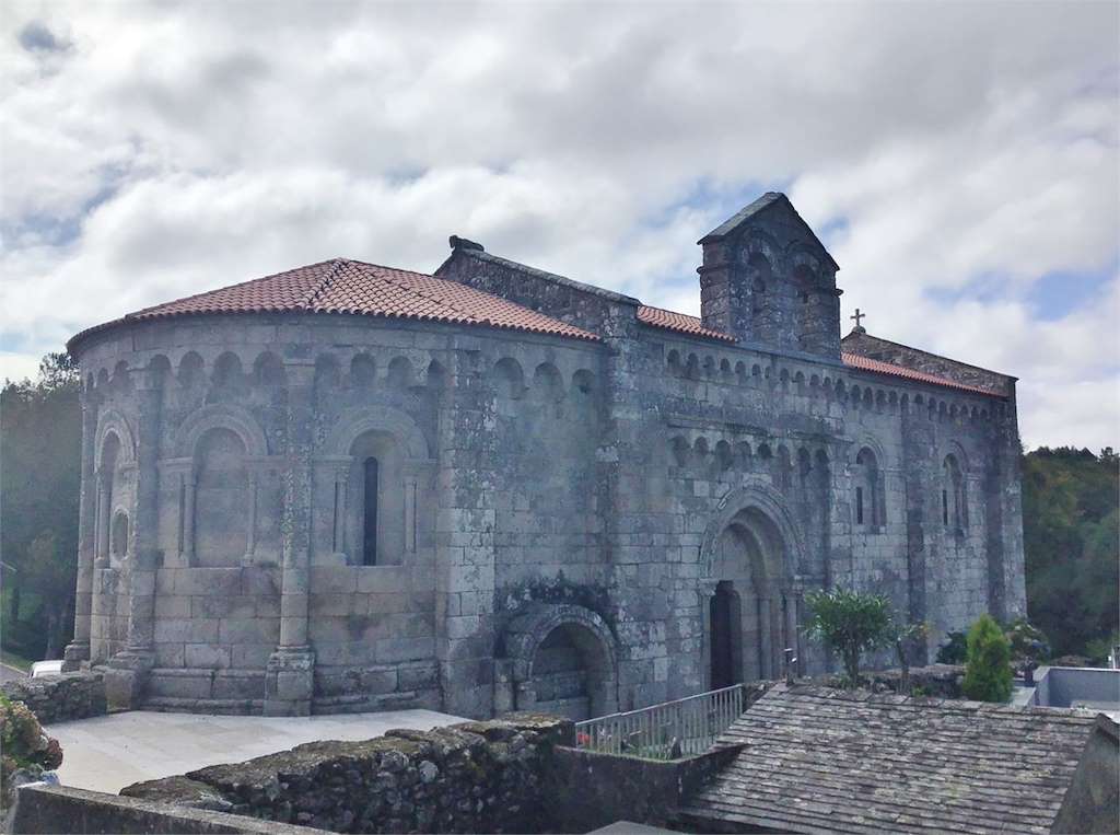 Mosteiro de San Pedro de Vilanova en Dozón