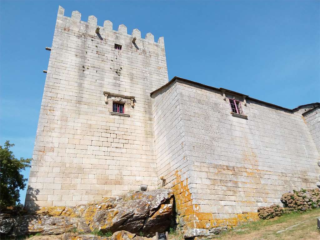 Museo- Fortaleza San Paio de Narla en Friol