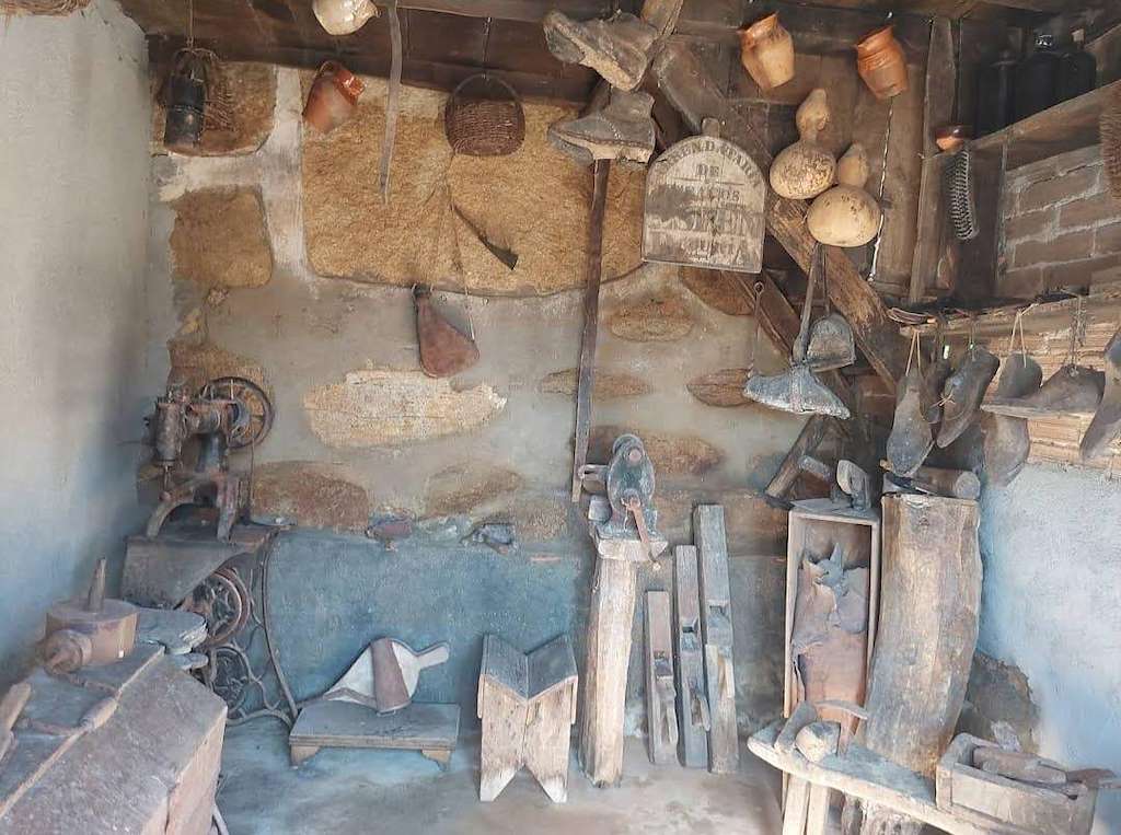 Museo O Taller do Zapateiro en Maceda