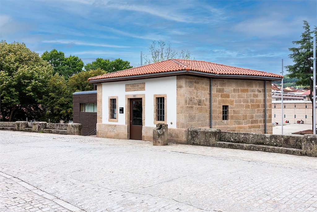 Oficina de Turismo de Calle Puente Romana en Ourense