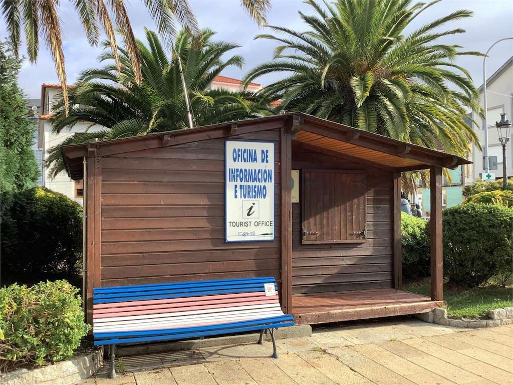 Oficina de Turismo Plaza Galicia en Carnota