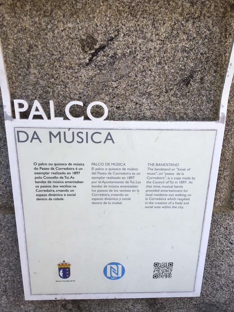 Palco de la Música del Paseo da Corredoira en Tui