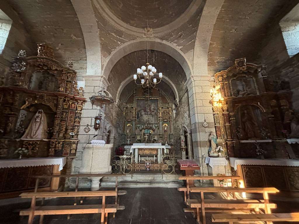 Parroquia y Cementerio de San Martín de O Bolo