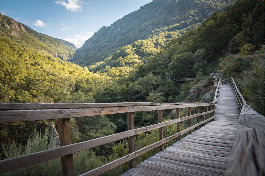 Pasarelas do Río Mao en Parada de Sil