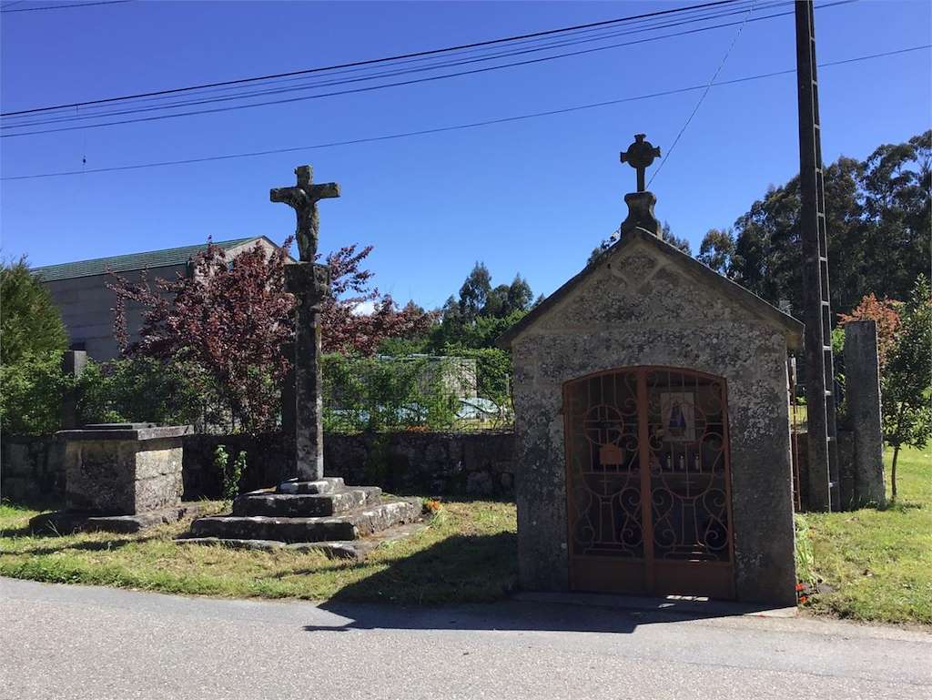 Peto de Ánimas e Cruceiro de Vilarchán en Ponte Caldelas