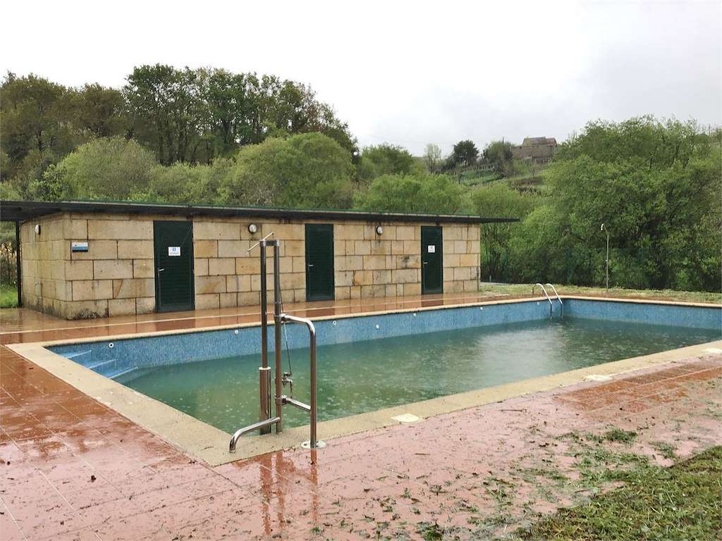 Piscina Municipal de Nespereira en Pazos de Borbén