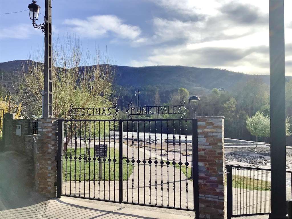 Piscinas de Sobradelo en Carballeda de Valdeorras