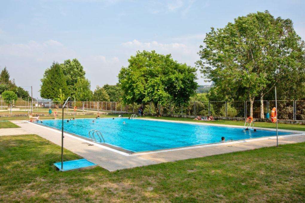 Piscinas Municipales de Dozón