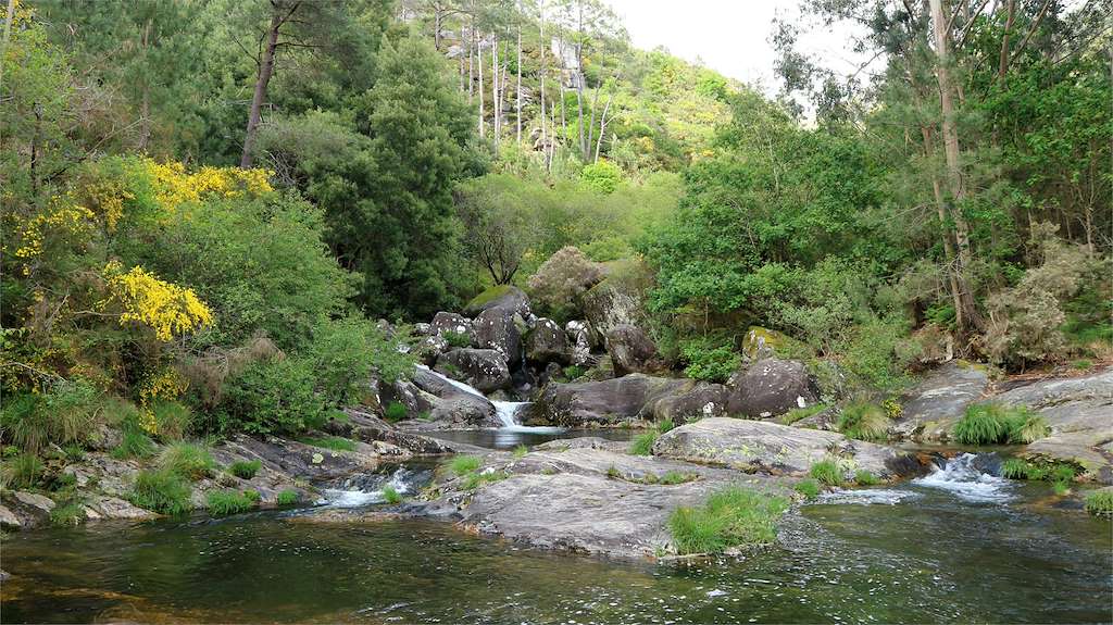 Piscinas Naturales del Río Pedras en A Pobra do Caramiñal