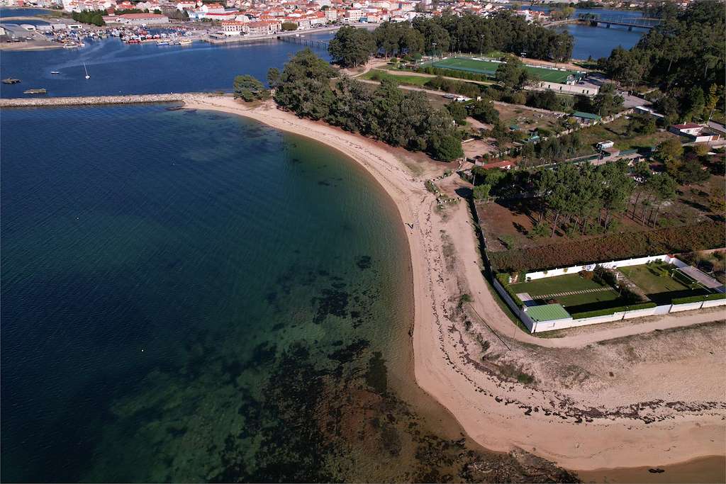 Playa Con da Mina en Vilanova de Arousa