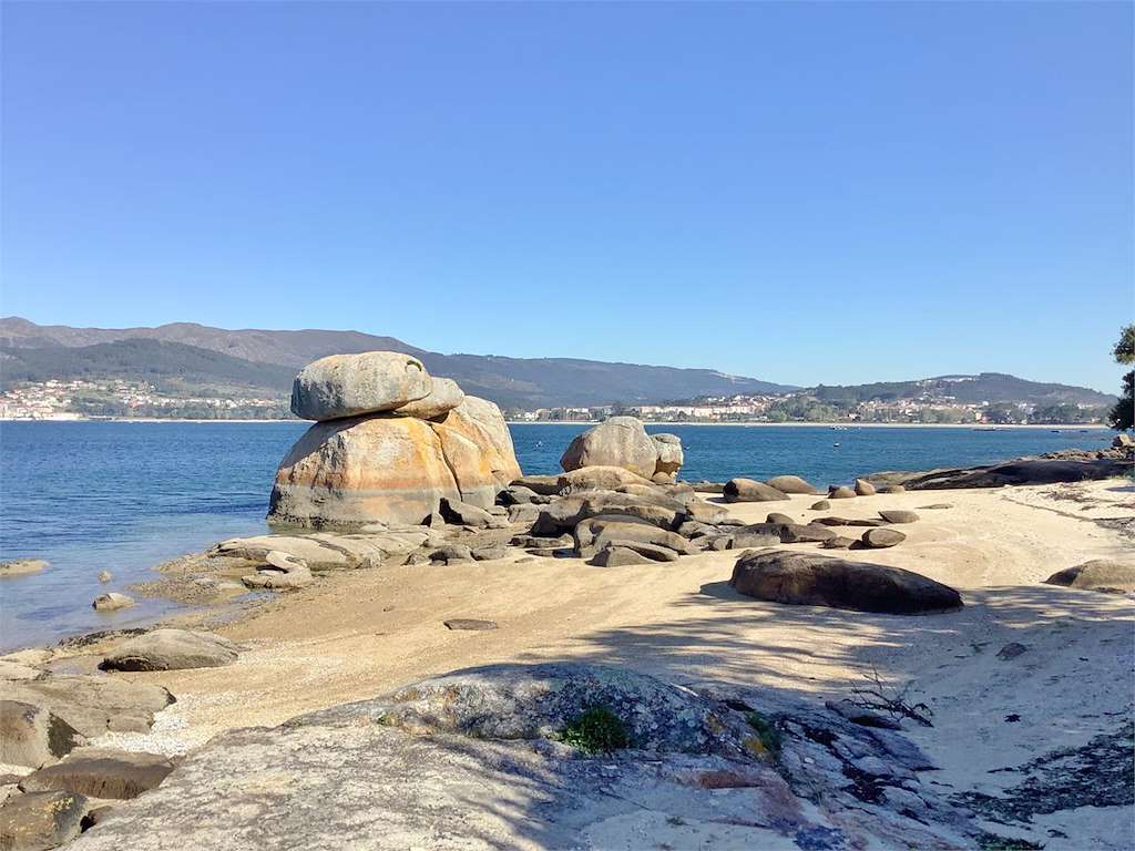 Playa de Esteiro - Area do Río en Boiro