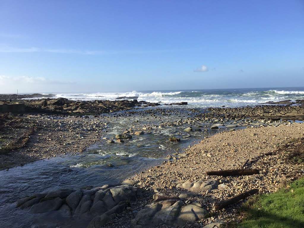Playa de Mougás en Oia