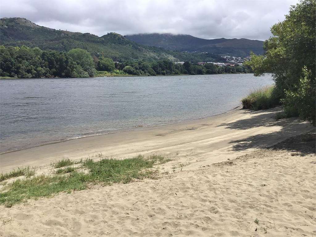 Playa Fluvial da Atalaia en Tomiño