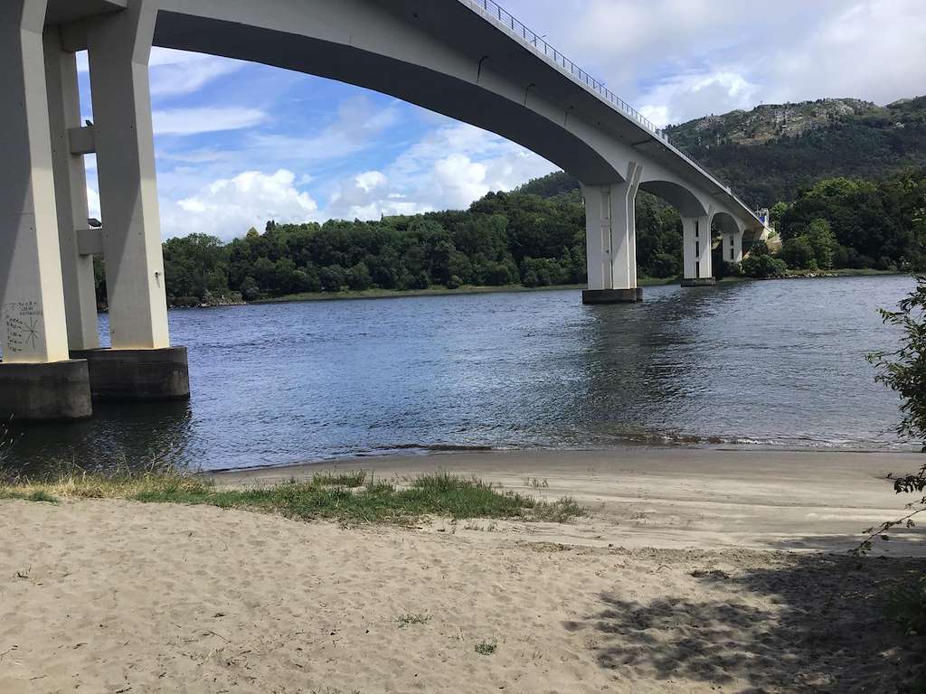 Playa Fluvial da Atalaia en Tomiño