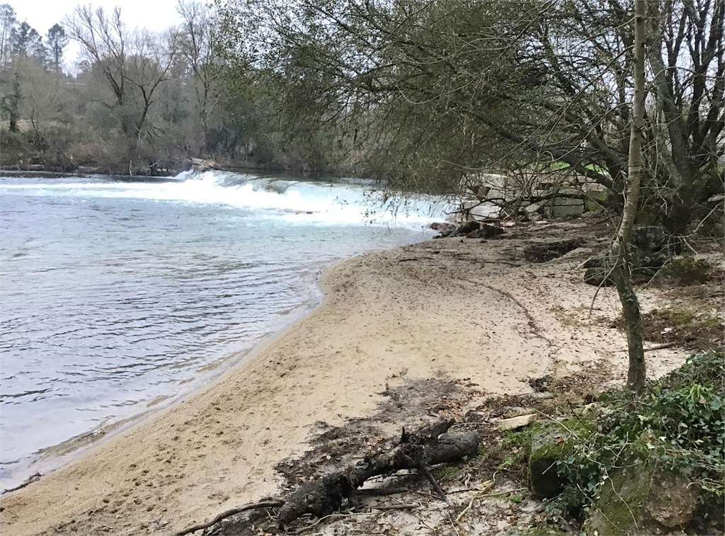 Playa Fluvial de Cordeiro en Salvaterra do Miño