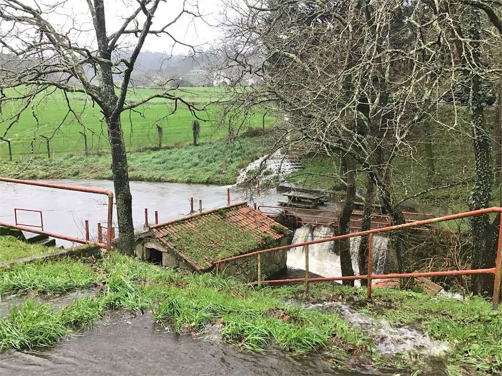 Playa Fluvial de Nináns en Brión