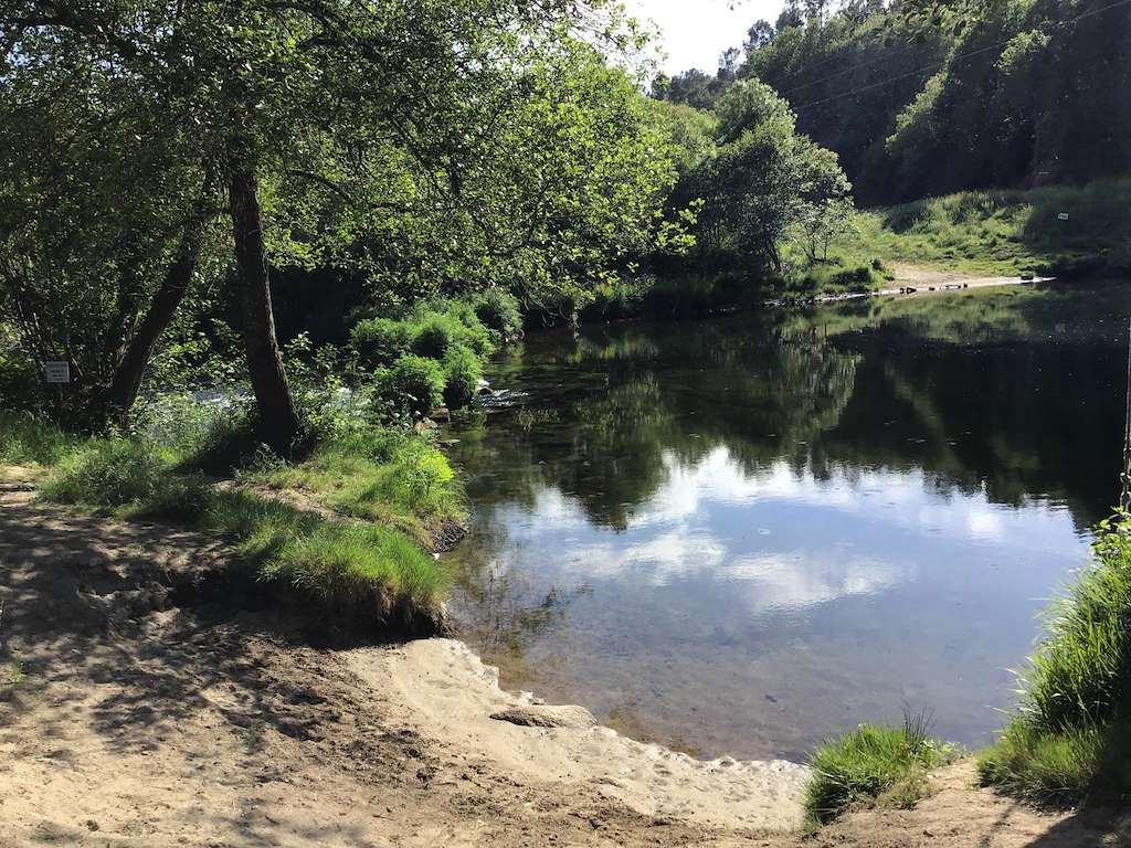 Playa Fluvial y Área Recreativa de Calvelo en Cerdedo-Cotobade