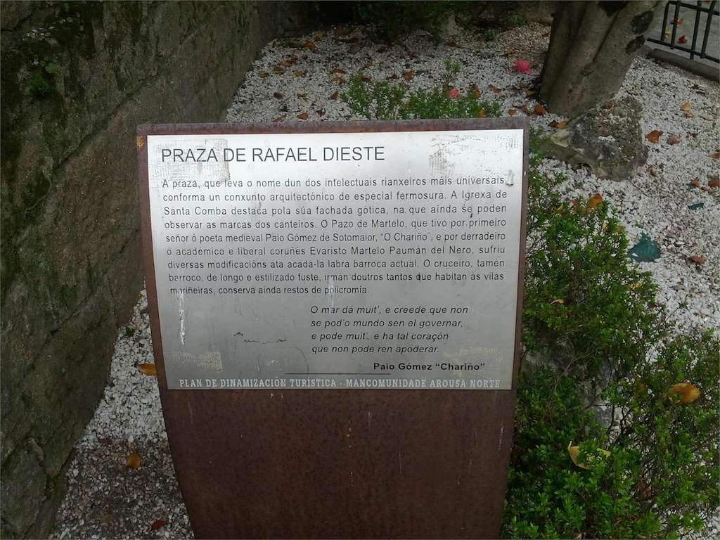 Plaza de Rafael Dieste y Pazo de Martelo en Rianxo