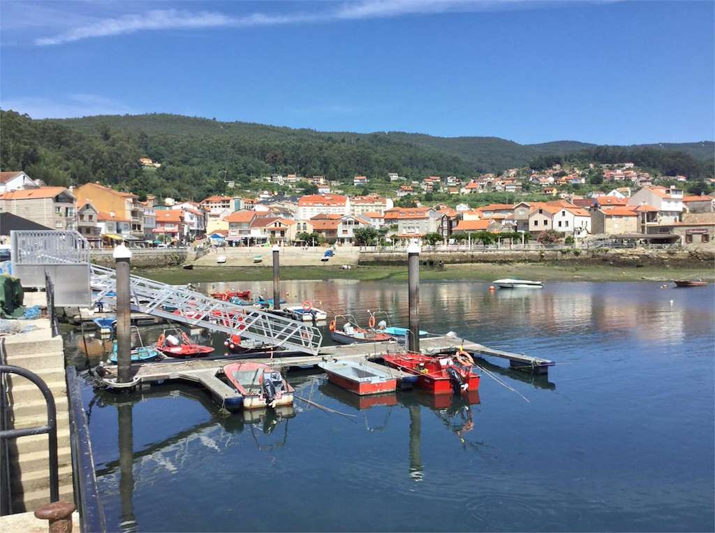 Porto de Combarro en Poio