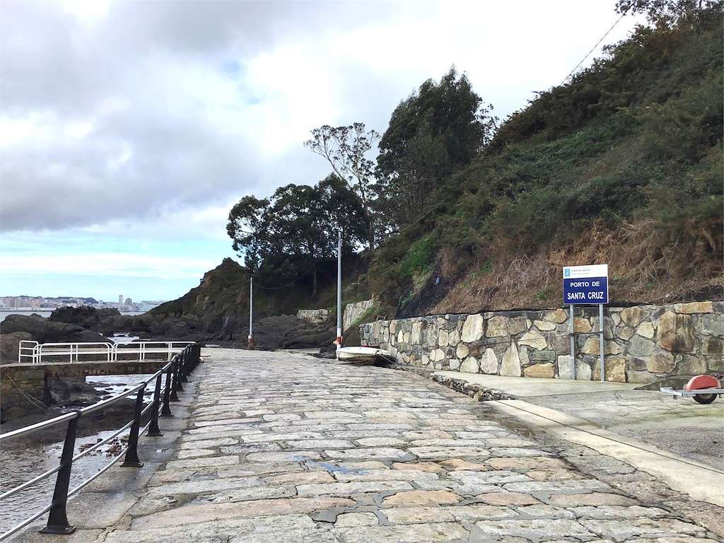 Porto de Santa Cruz en Oleiros