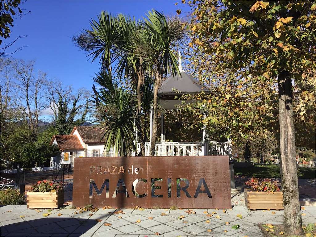 Praza de Maceira en Covelo