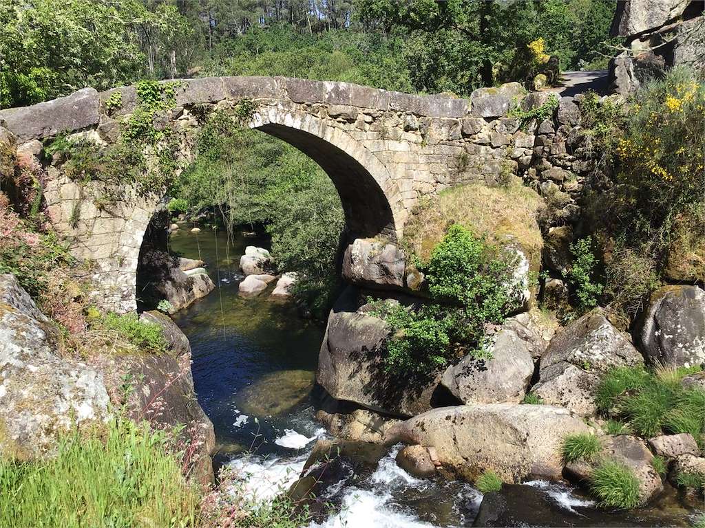 Puente Almofrei en Cerdedo-Cotobade