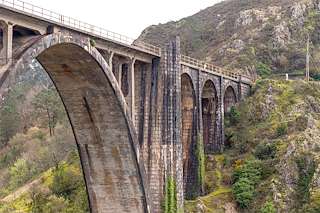 Puente de Gundián