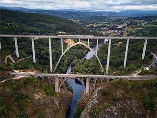 Puente del Ave sobre el río Ulla