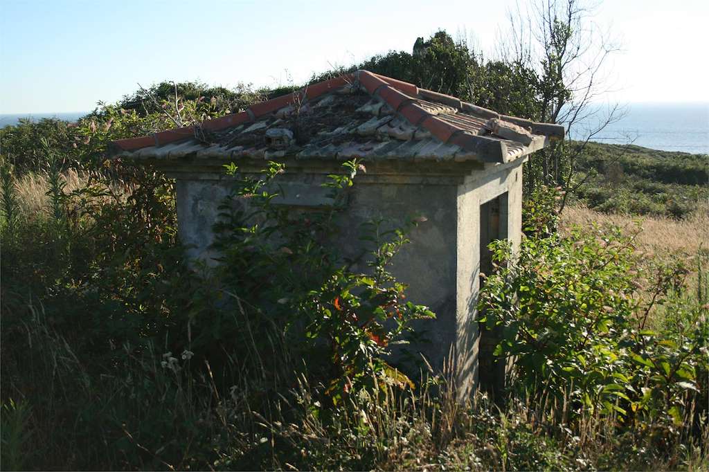 Ruinas de Baterías J2 en Bueu
