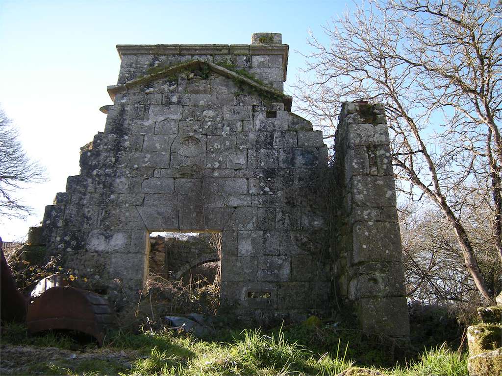Ruinas de la Iglesia de Santa María do Camiño en O Saviñao