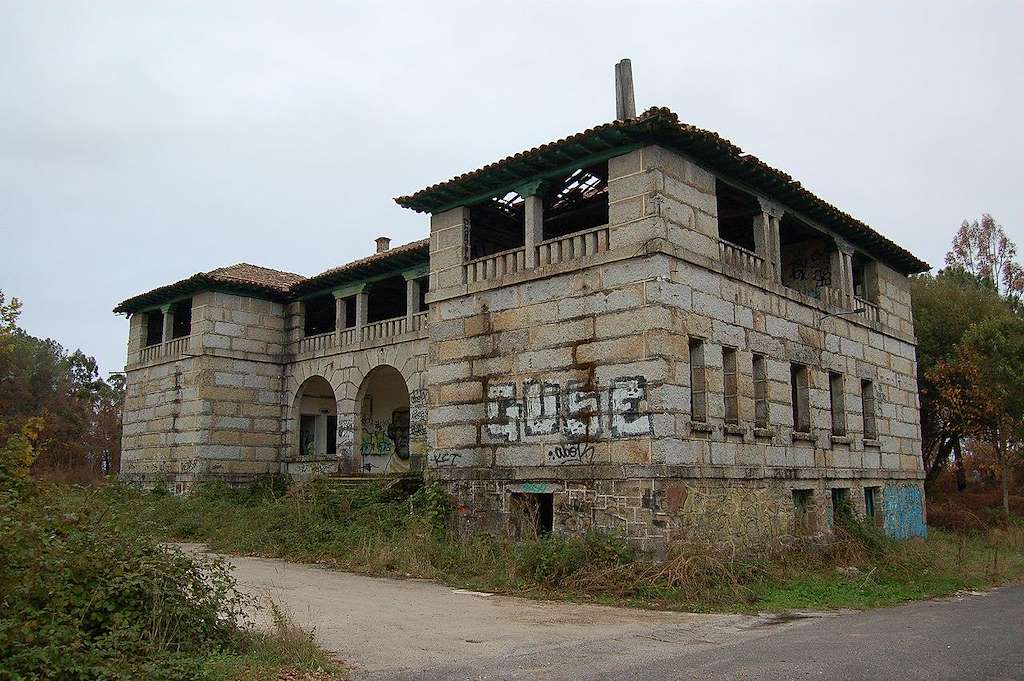 Ruinas del Hospital Psiquiátrico en Toén