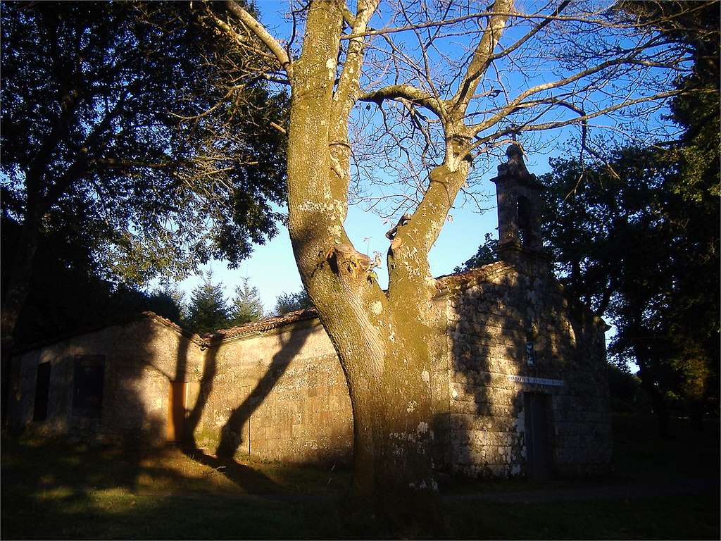 Santuario Santa Columba das Pías en Sobrado